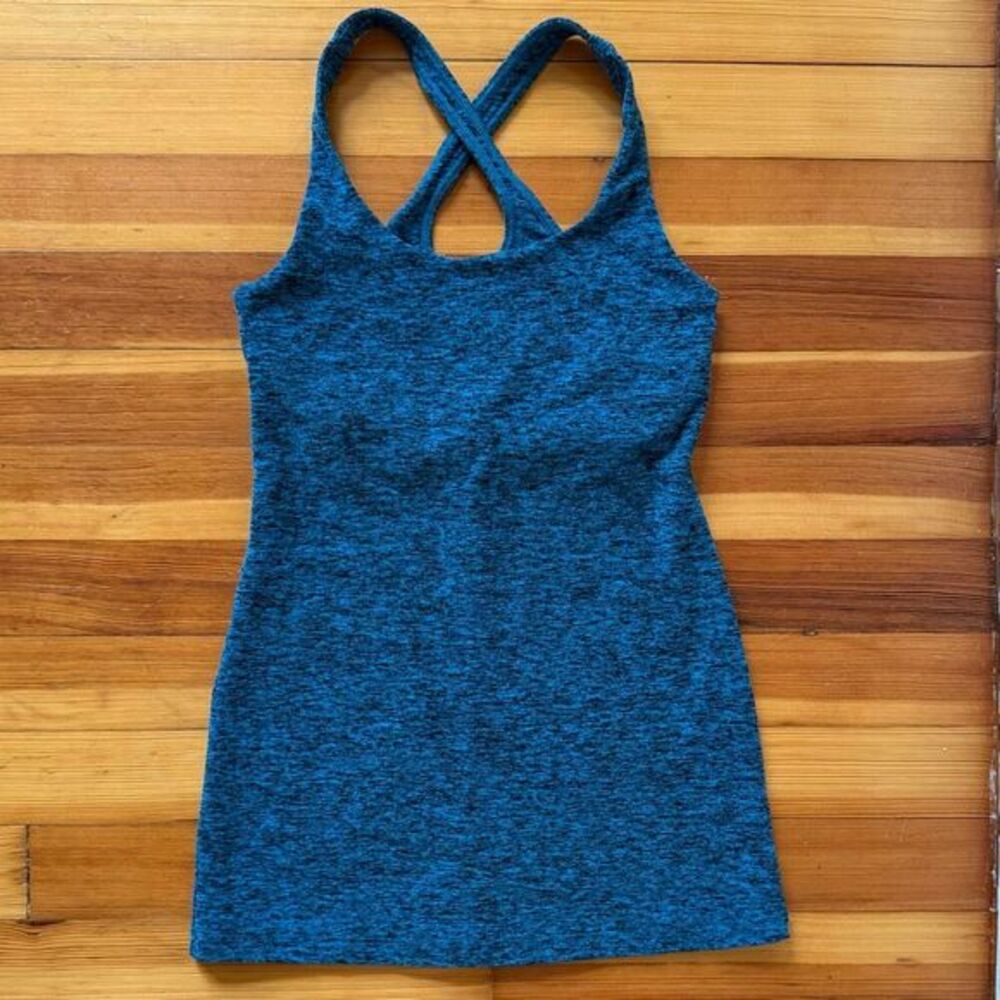 Beyond Yoga Carefree Cut-Out Cami Yoga Tank Top in Space Dye Blue Size S